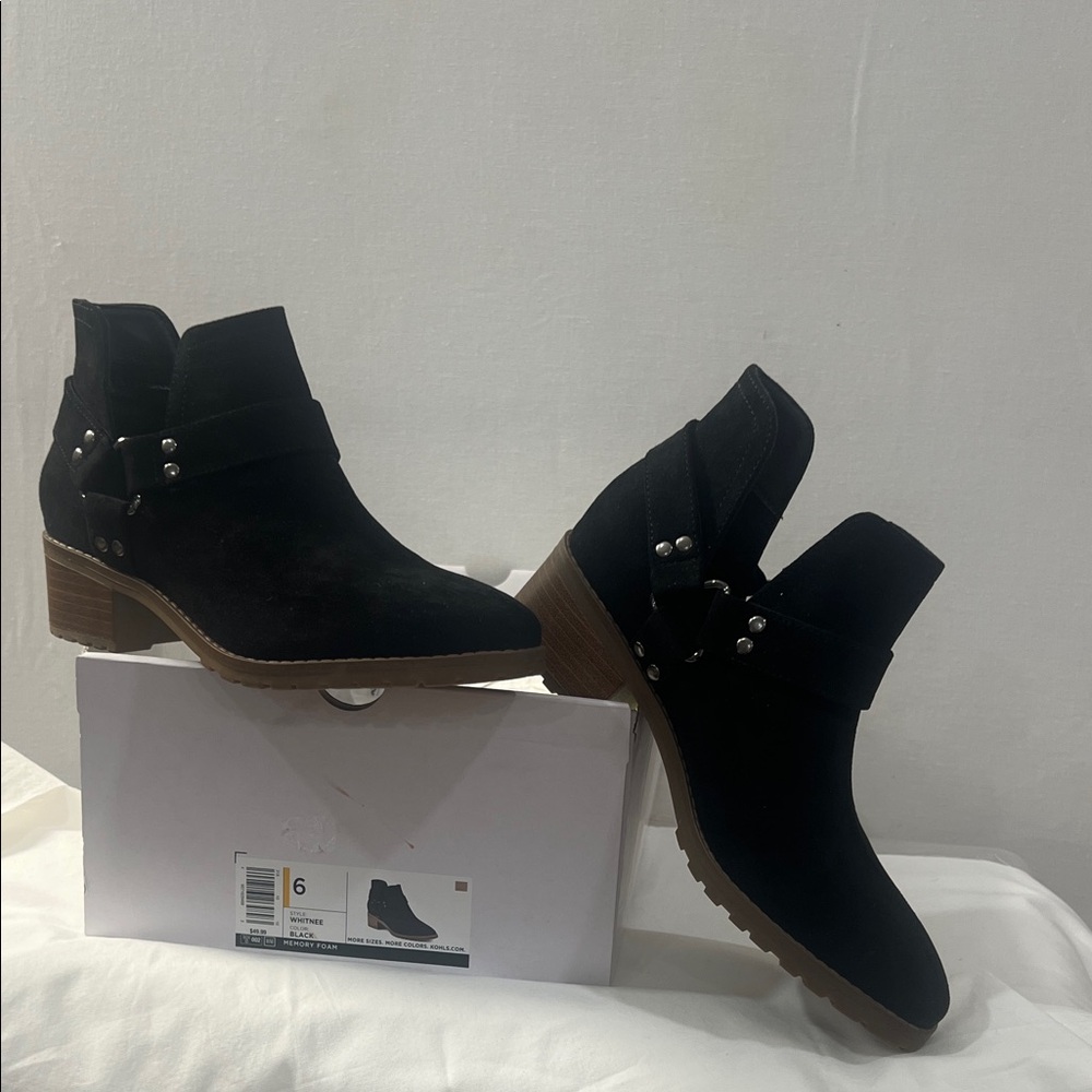 Sonoma Black Ankle Boots with Brown Heel